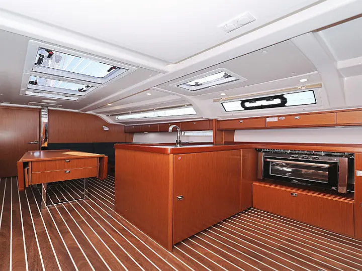 Bavaria Cruiser 37 - 