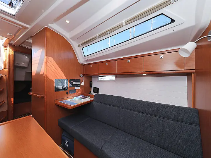 Bavaria Cruiser 37 - 