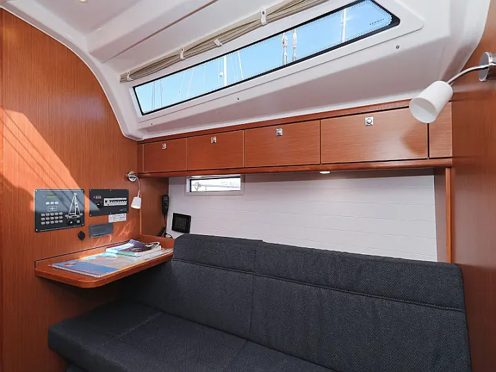 Bavaria Cruiser 37 - 