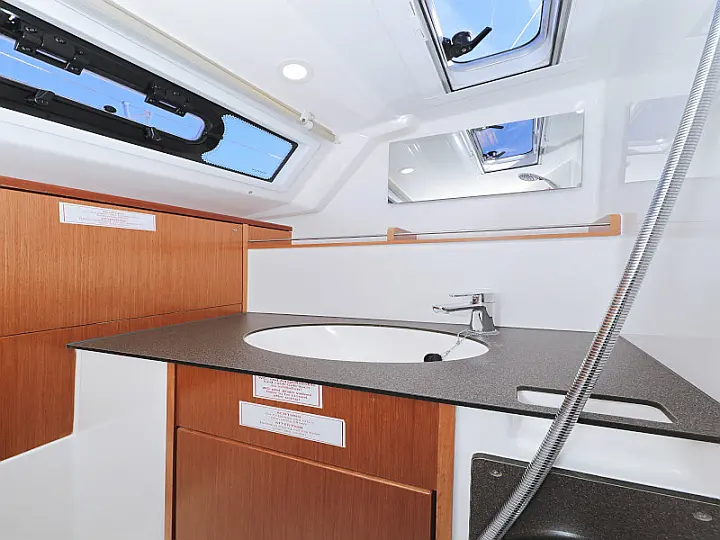 Bavaria Cruiser 37 - 