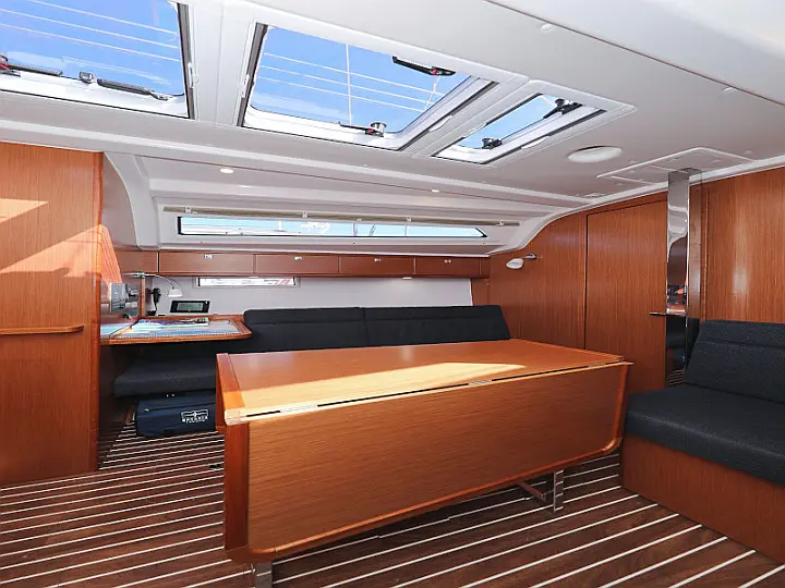 Bavaria Cruiser 37 - 