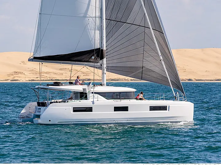 Lagoon 46 - External image