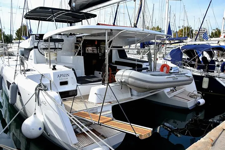 Lagoon 42 (A/C, generator, Watermaker) - 