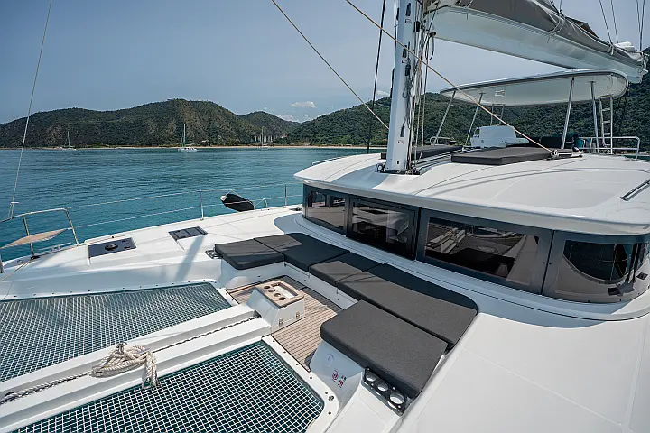 Lagoon 51 - Bow