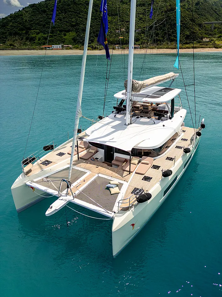 Lagoon Sixty 5 - 