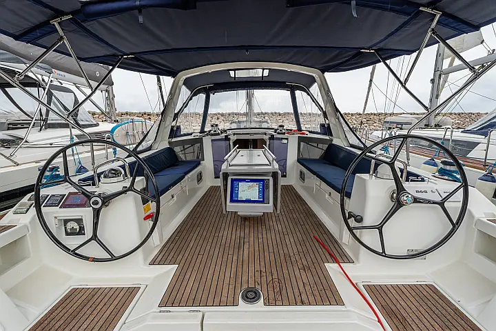 Oceanis 45 - Cockpit