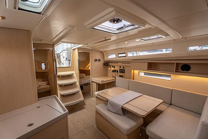 Oceanis 40.1 - Dinette