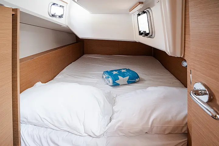 Sun Odyssey 380 - Cabin