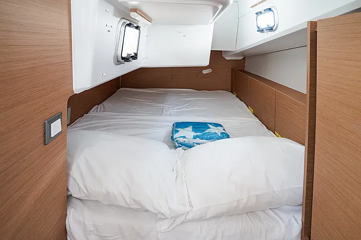 Sun Odyssey 380 - Cabin