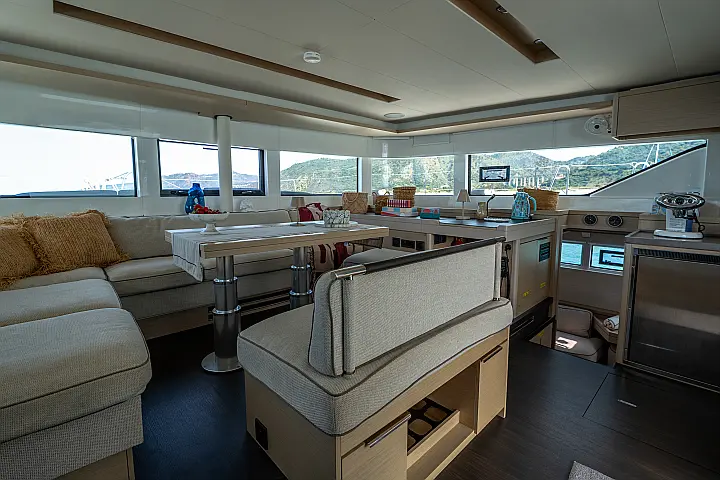Lagoon 51 - Owner's Version - Dinette