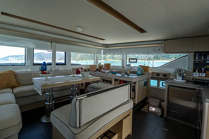Lagoon 51 - Owner's Version - Dinette