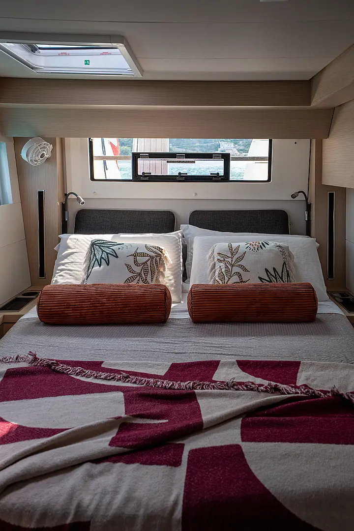 Lagoon 51 - Owner's Version - Master cabin