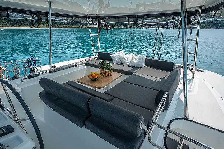 Lagoon 51 - Owner's Version - Flybridge