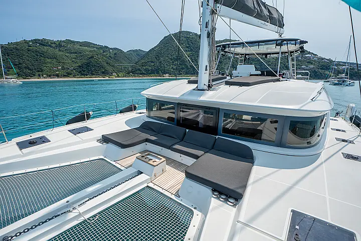 Lagoon 51 - Owner's Version - Bow