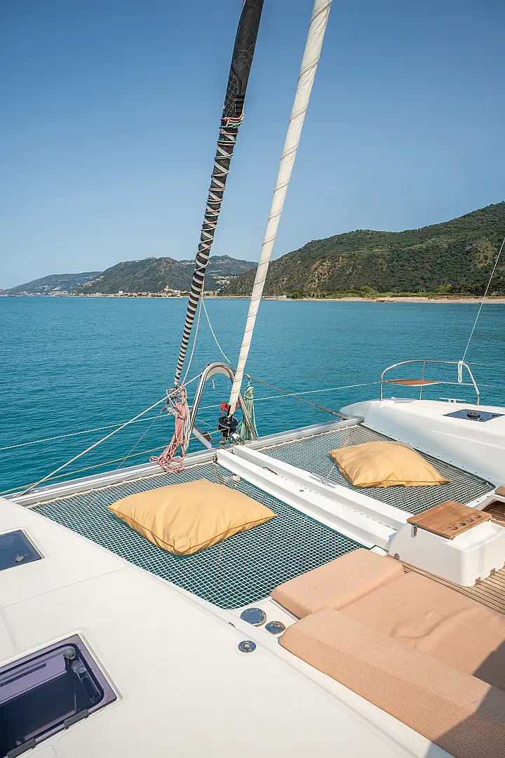 Lagoon 55 - Bow