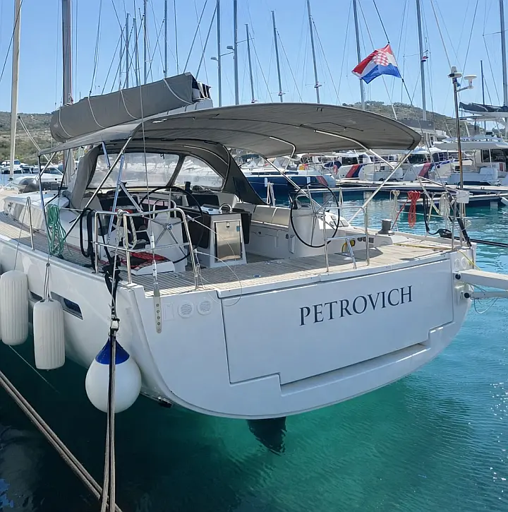 Dufour 560 Grand Large - External image