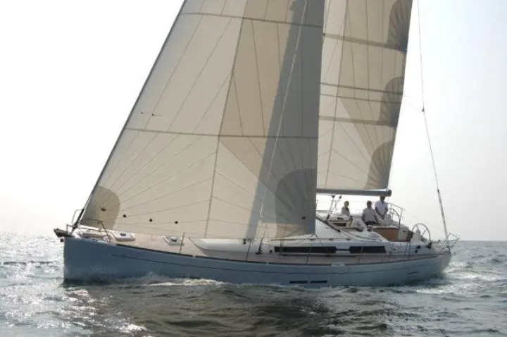 Dufour 450 GL - Sailing