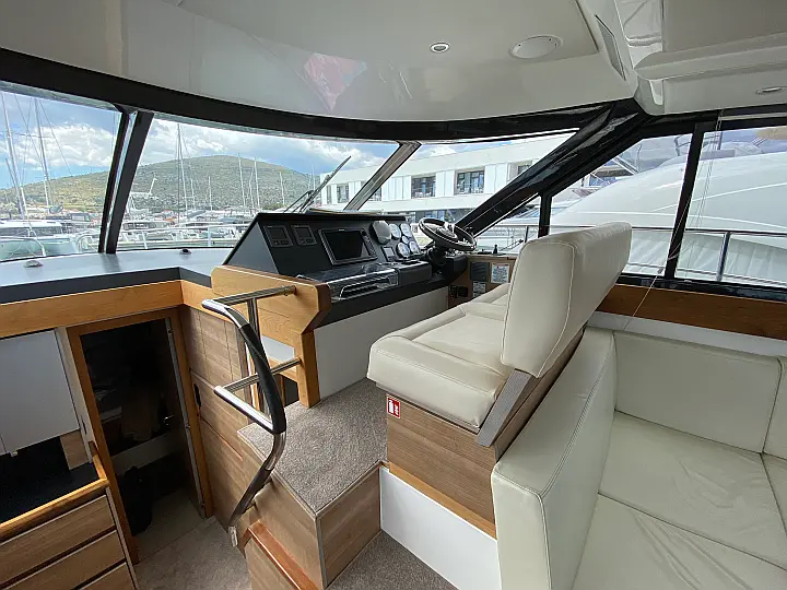 Sealine F450 - 