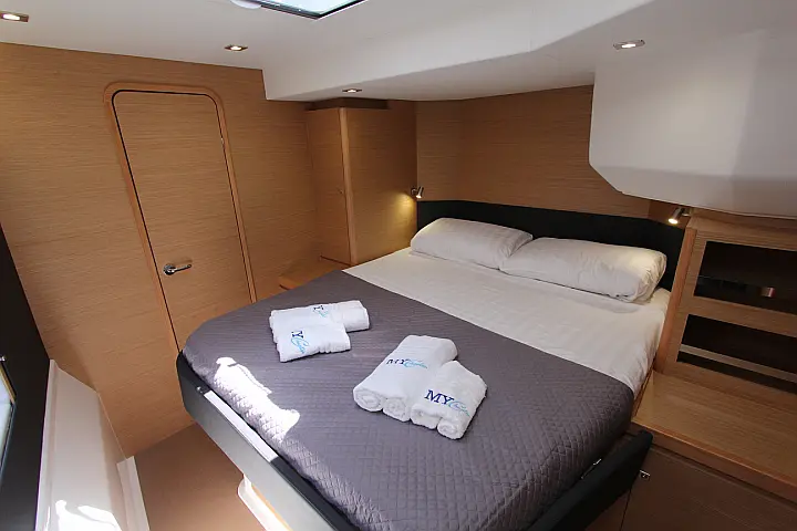 Dufour Catamaran 48 5c+5h - 