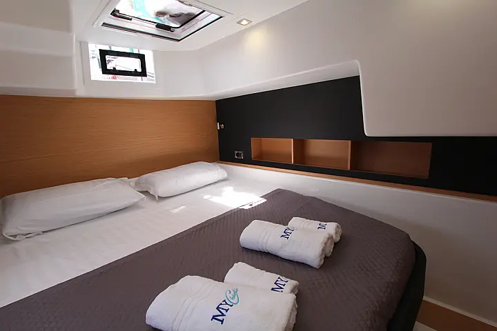 Dufour Catamaran 48 5c+5h - 