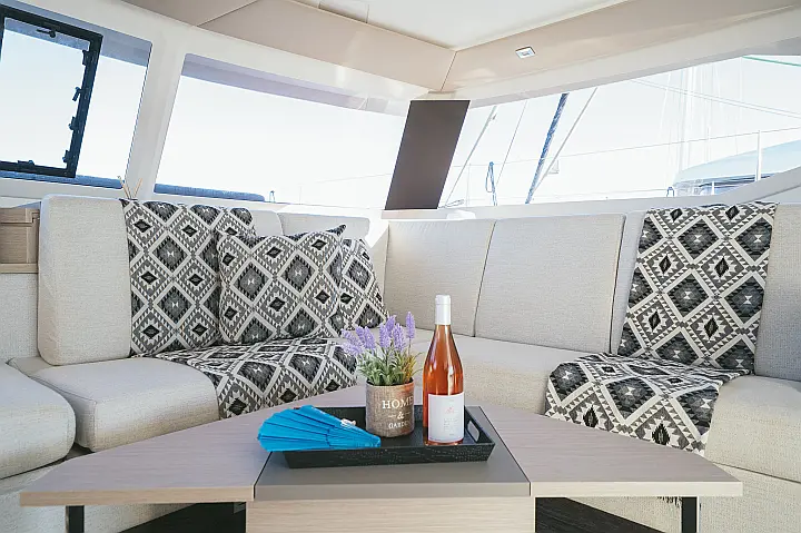 Fountaine Pajot 47 SAONA LUX (GEN,AC,WATERMAKER) - 