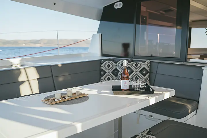 Fountaine Pajot 47 SAONA LUX (GEN,AC,WATERMAKER) - 