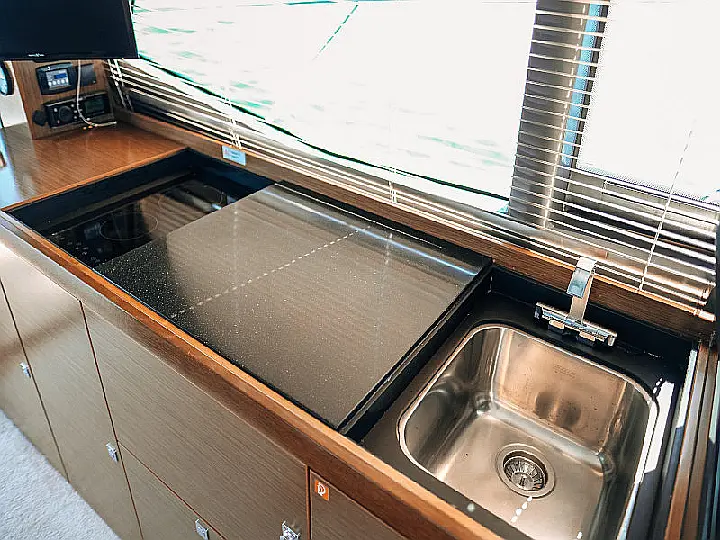 Bavaria R40 FLY - 