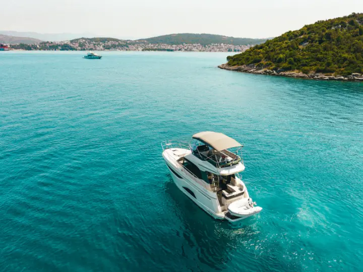 Bavaria R40 FLY - 