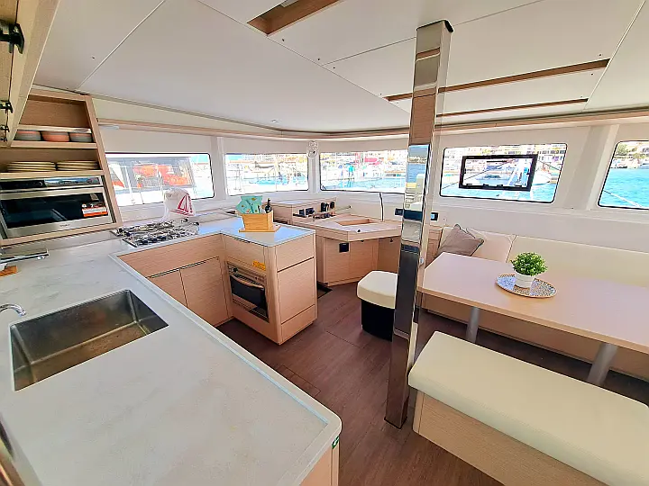 LAGOON 46 / 4 CABINS - 