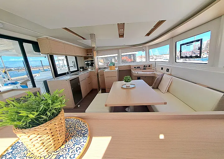 LAGOON 46 / 4 CABINS - 