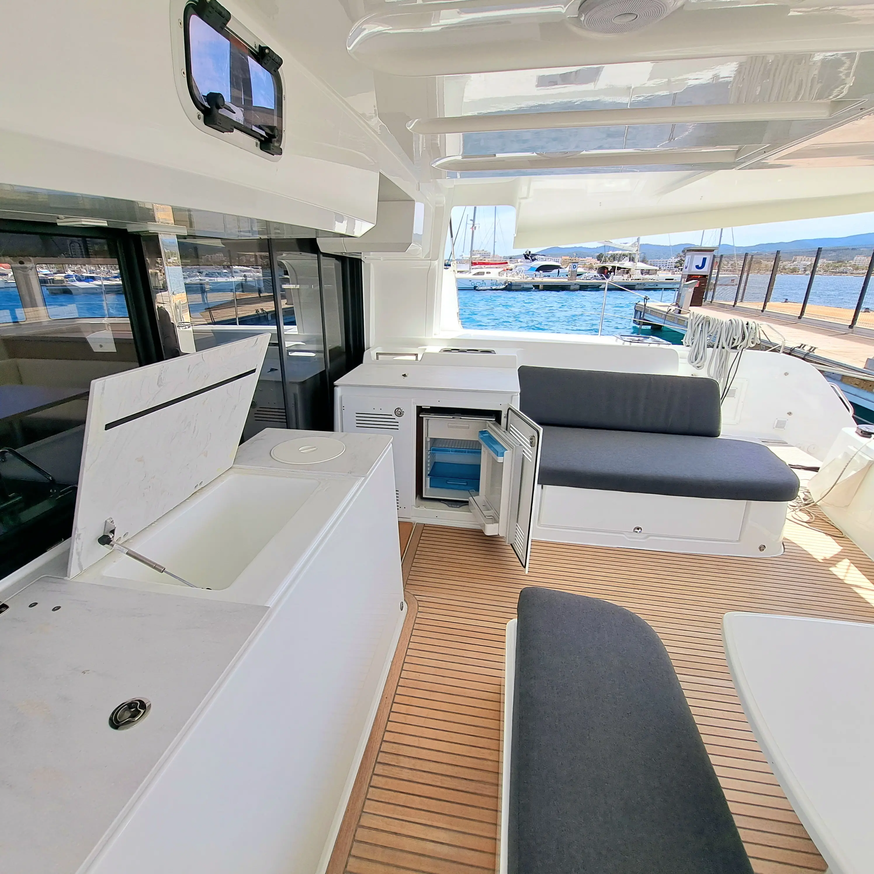 LAGOON 46 / 4 CABINS - 