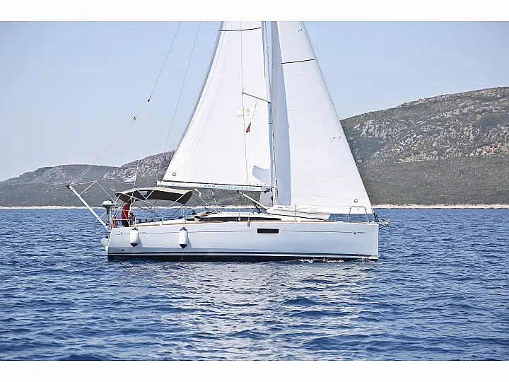 Sun Odyssey 349 - External image
