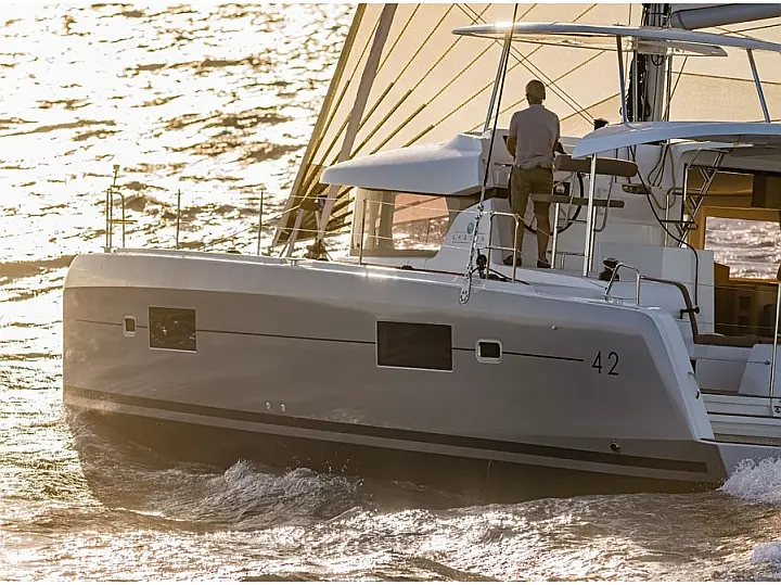 Lagoon 42  - External image