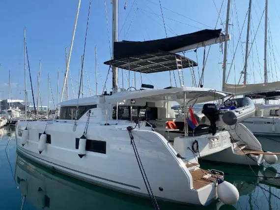 Lagoon 46 owner version