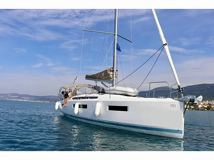 Sun Odyssey 440 - External image