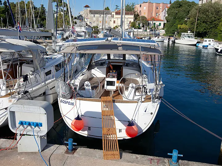 Bavaria Cruiser 37  - 