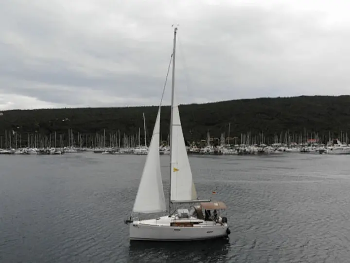 Sun Odyssey 389 - 