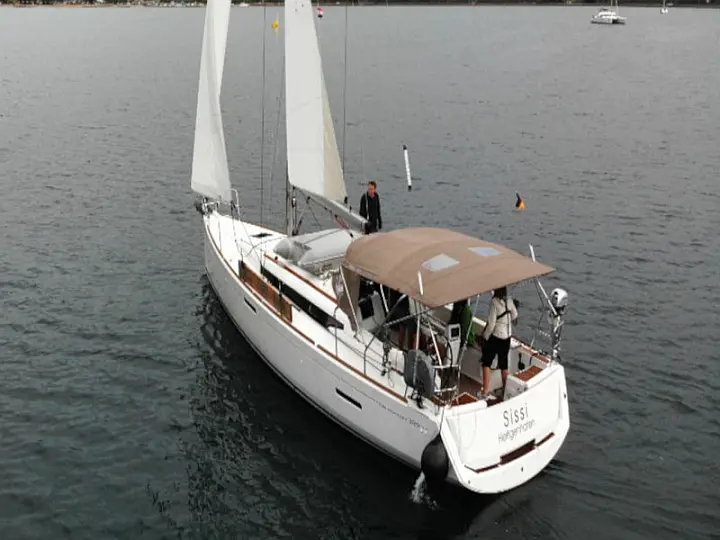 Sun Odyssey 389 - 