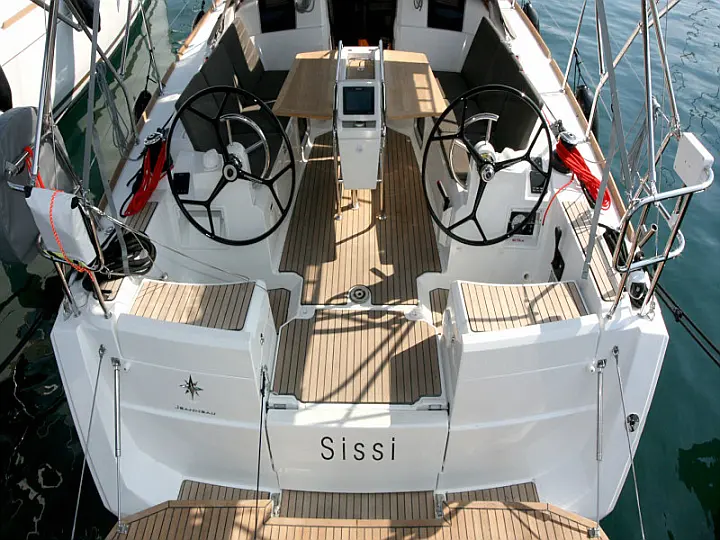 Sun Odyssey 389 - 