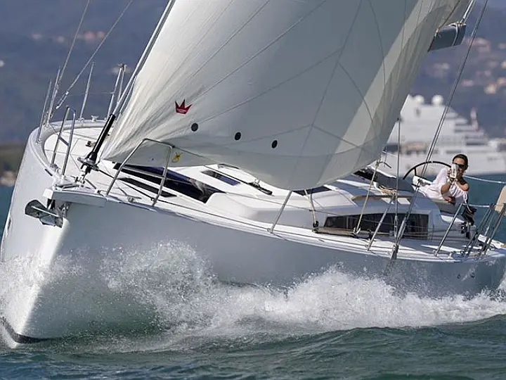 Dufour 430 Grand Large - External image