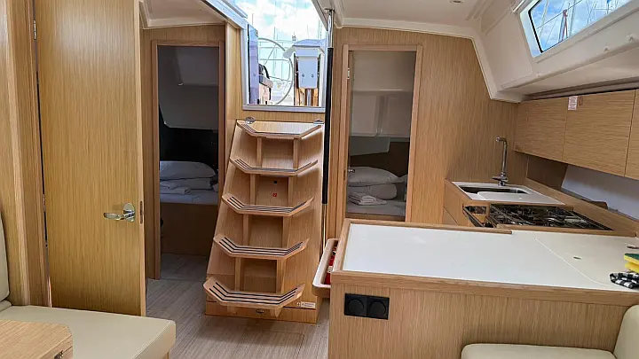 Bavaria C42 - 
