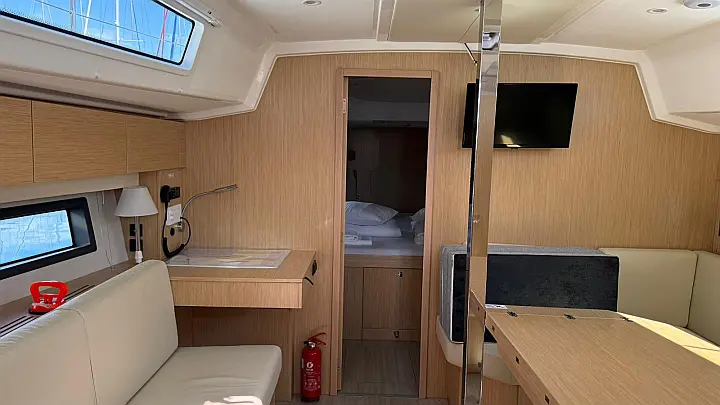 Bavaria C42 - 