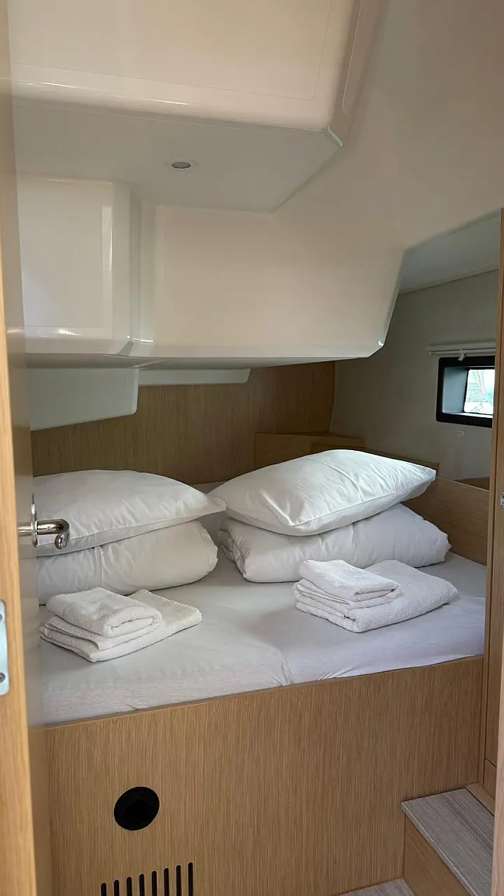 Bavaria C42 - 