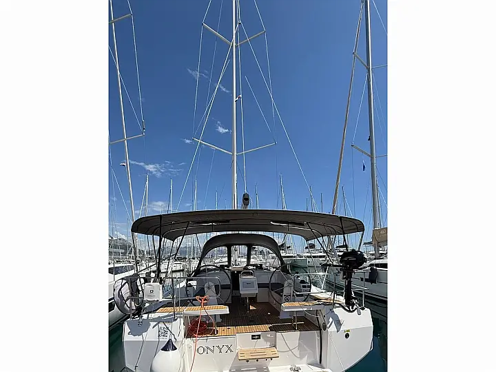 Bavaria C42 - External image