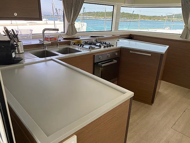 Lagoon 52F (5 cab) - 