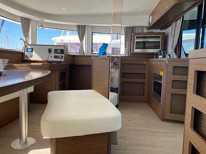Lagoon 42 - 