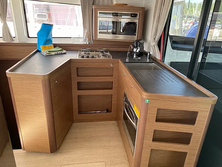 Lagoon 42 - 