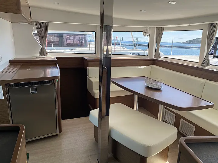 Lagoon 42 - 