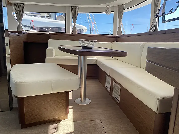 Lagoon 42 - 