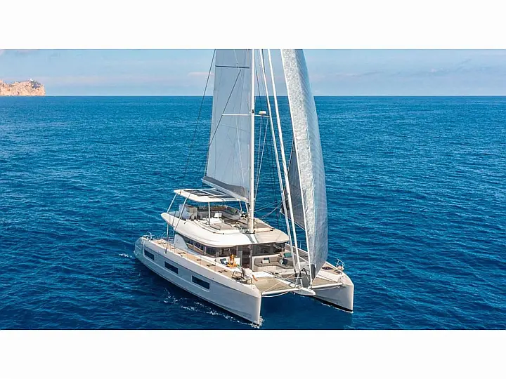 Lagoon 60 - External image